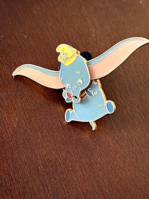 *Rare* Disney Dumbo the Flying Elephant Pin w/3D movable ears - 2003 trading pin