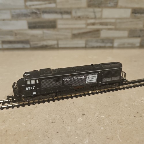 Locomotora diésel Penn Central vintage Minitrix escala N U28C #6977 ¡probada funciona! | Condition: Used