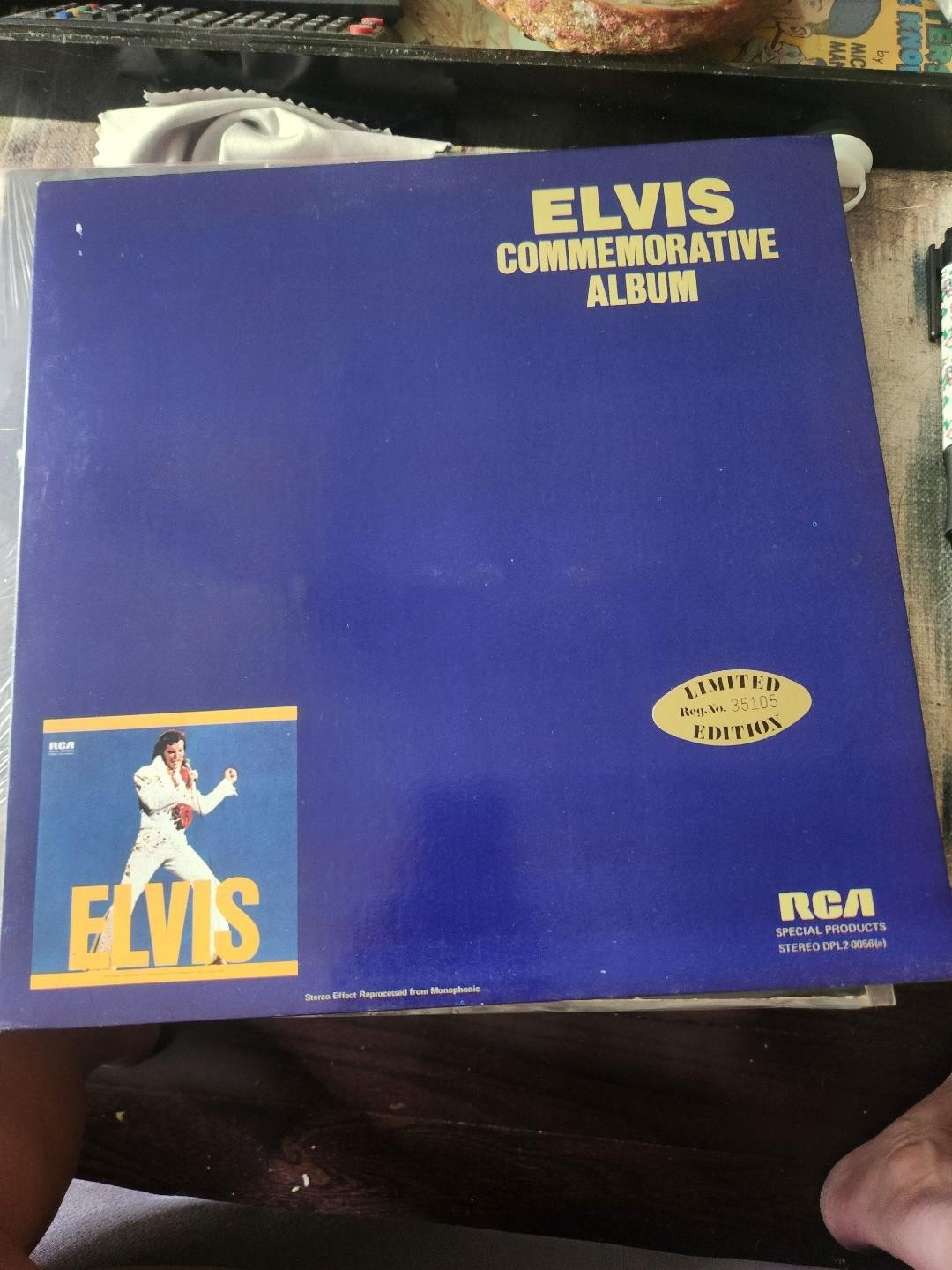 ELVIS Commemorative Album Limited Edition Elvis Presley Gold Albums