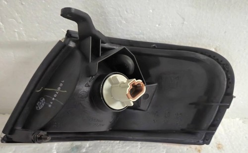 TYC® 18 6111 00 9   Passenger Side Replacement Turn Signal/Parking - View #2