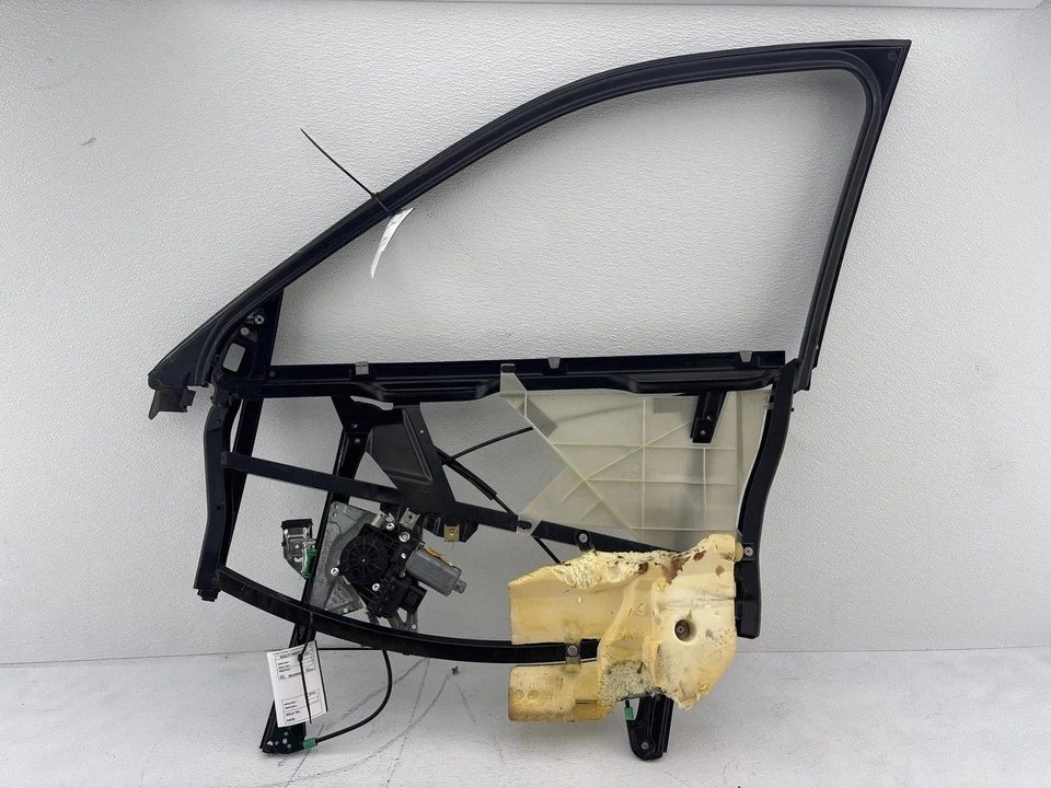 Marco de puerta delantera derecha y regulador de ventana OEM Audi S4 2000-2002 Foto 2 de 4