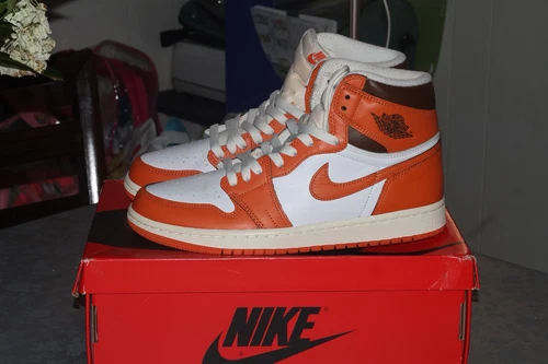 Air Jordan Retro 1 Hi OG  Starfish
