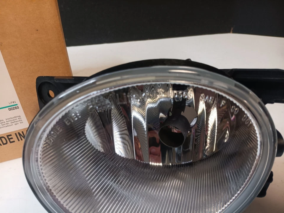 Luz antiniebla de repuesto del lado del conductor EagleEye HD568-U000L para Honda Pilot 2099-2011 Foto 4 de 4