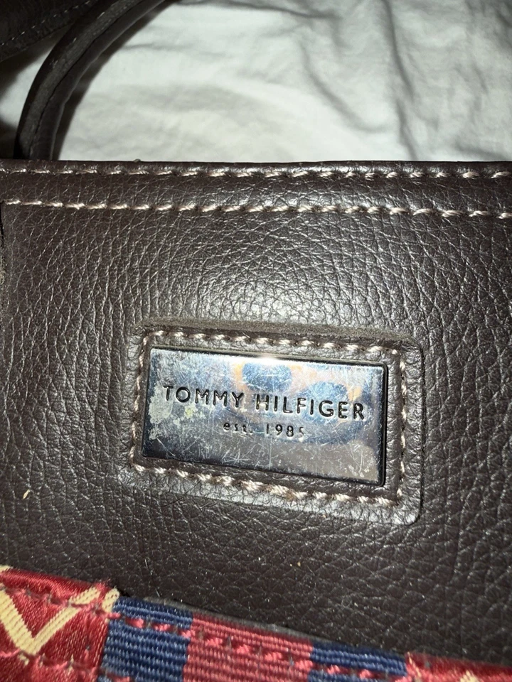 Bolso de Mano Tommy Hilfiger para Mujer Rojo y Blanco Foto 3 de 4