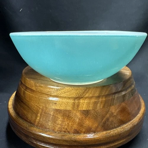 Vintage Small Square #410 Turquoise Blue Serving/Chip 12 Oz Pyrex Bowl Preowned