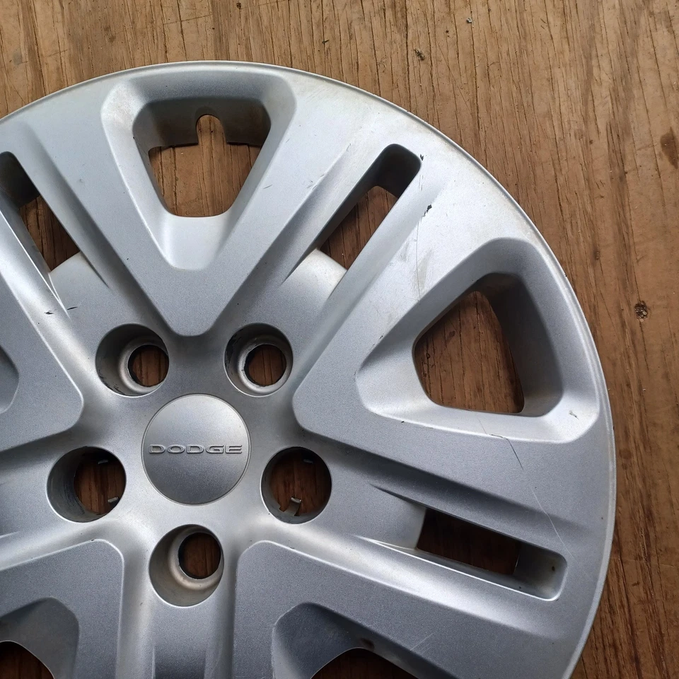Dodge Grand Caravan Journey hubcap 2013- 2020 fits 17" wheels 04726433AA 8047 04 - Image 3 of 4