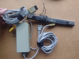 Nintendo Wii Lot Game Console Bundle w/ Controllers, Cables & Games Mario Zelda