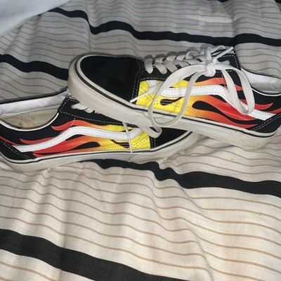 [BRAND NEW]   Flame  OLD SKOOL  - VANS (No Box Included!)