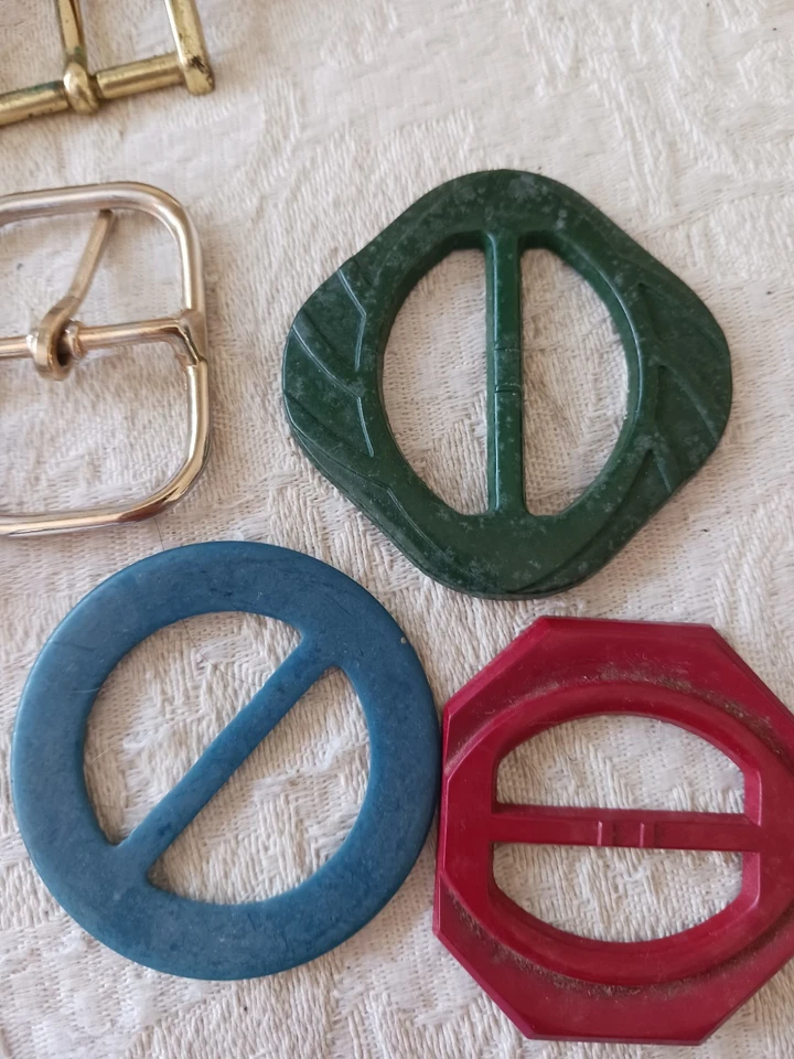 Lote de 26 Hebillas de Cinturón Vintage Latón Plástico Western Metal con Piedras Grabadas Plata Foto 3 de 4