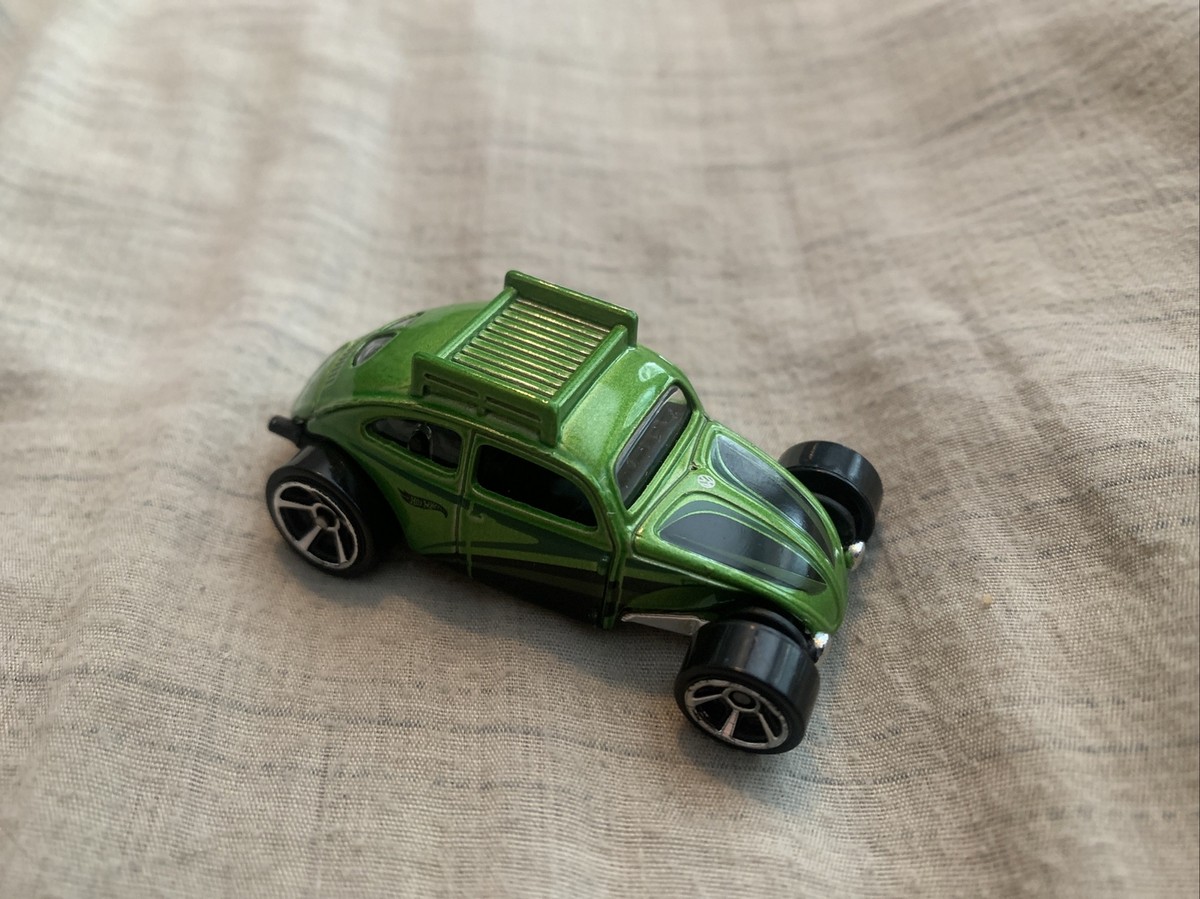 Hot Wheels Custom Volkswagen Beetle 2015 Mattel Die Cast Car Green