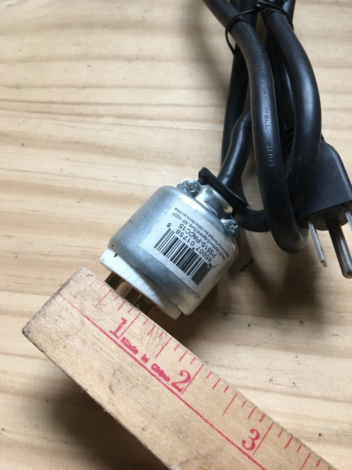 Enchufe blindado Pass & Seymour PS515-PACC15 15A 125V con termoplástico + cable Foto 4 de 4