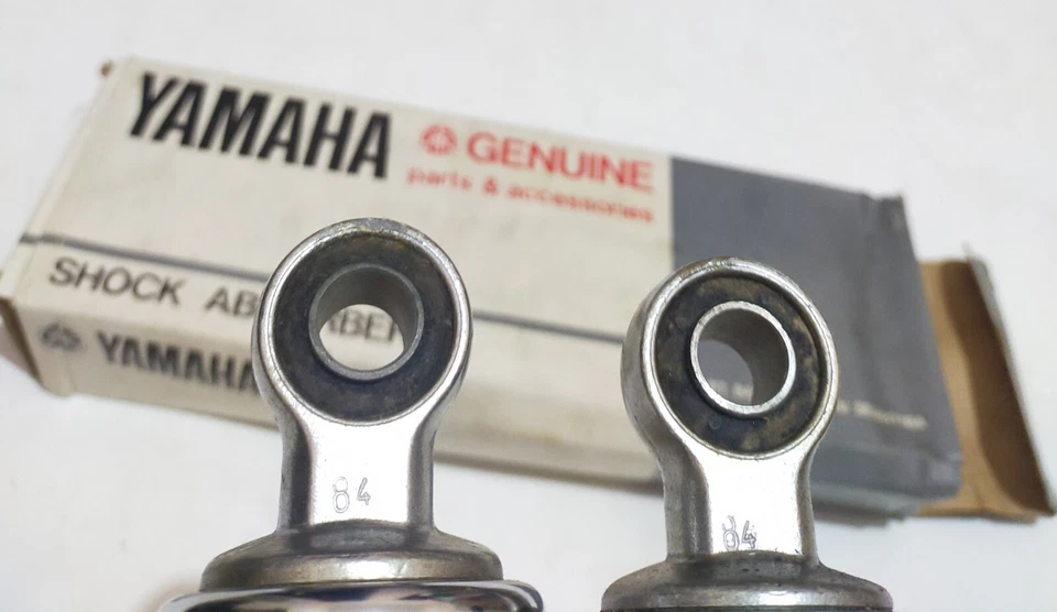 YAMAHA YB100 ENGLAND L2 YL2 L2SN Rear Shock Absorber Chusion Pair Nos OEM - Image 2 of 4