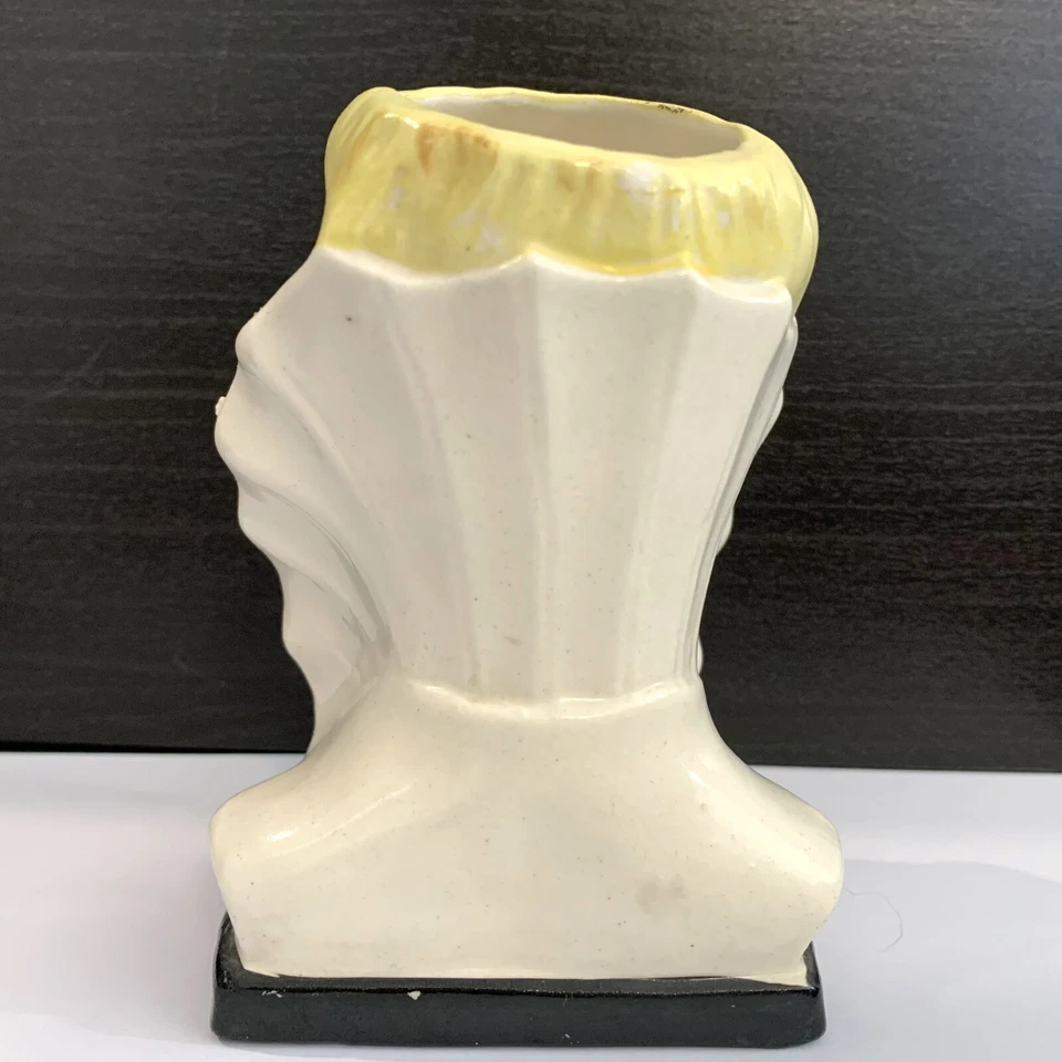 Authentic UCAGCO JAPAN 50s Vintage - LADY w/ Fan Collar Porcelain Head Vase 12cm - image 4 of 4