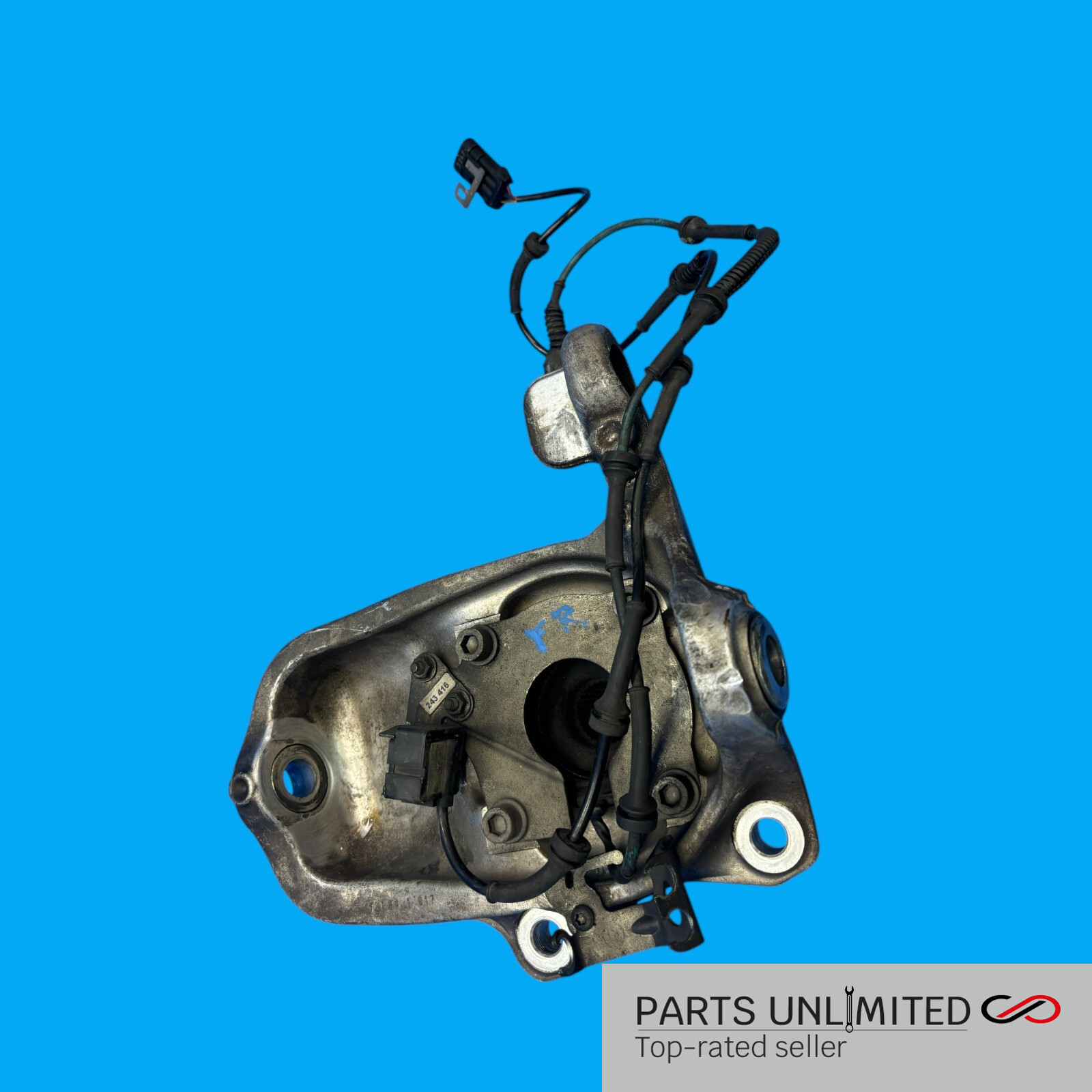 03-08 Maserati Quattroporte M139 OEM Front Right Pass. side knuckle spindle hub