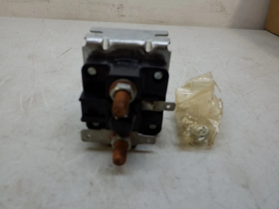 184-0016 Worldparts Starter Solenoid W35-822 Worldparts Starter Solenoid - Image 3 of 3