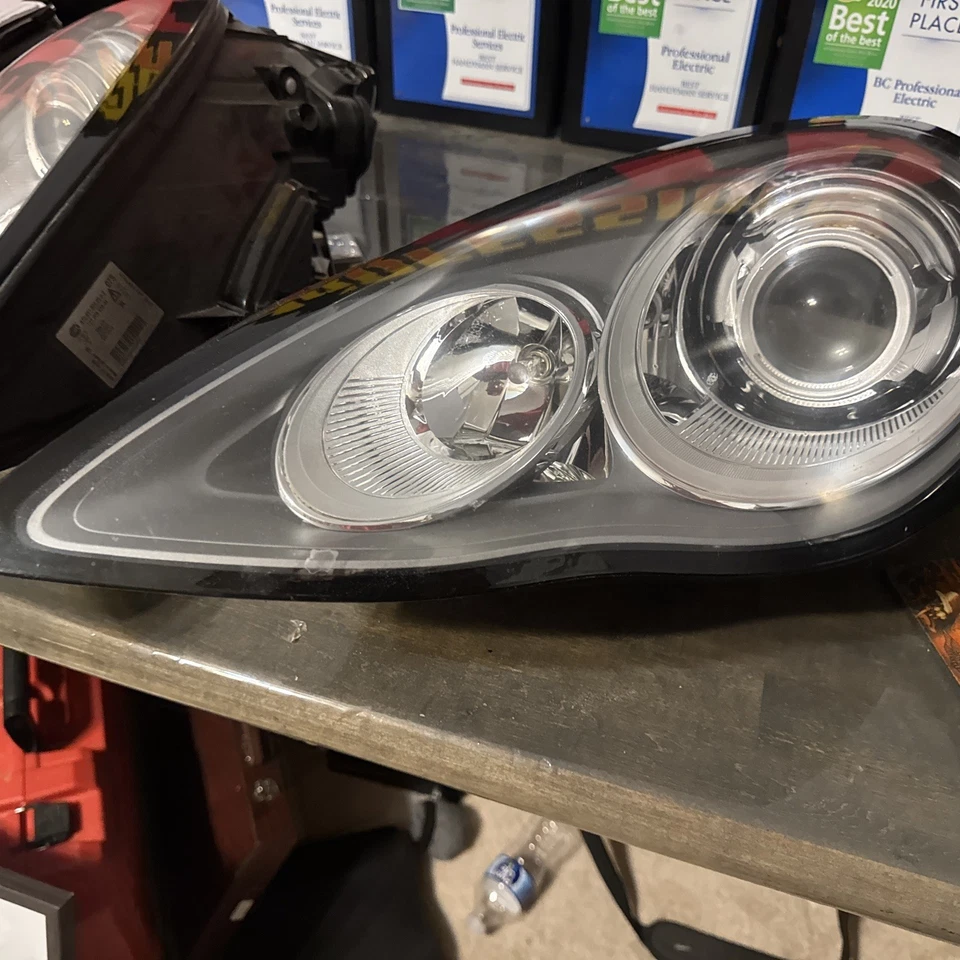 Оригинальная ксеноновая фара для правой и левой фары Porsche Panamera 10–13 годов выпуска - Изображение 3 из 4