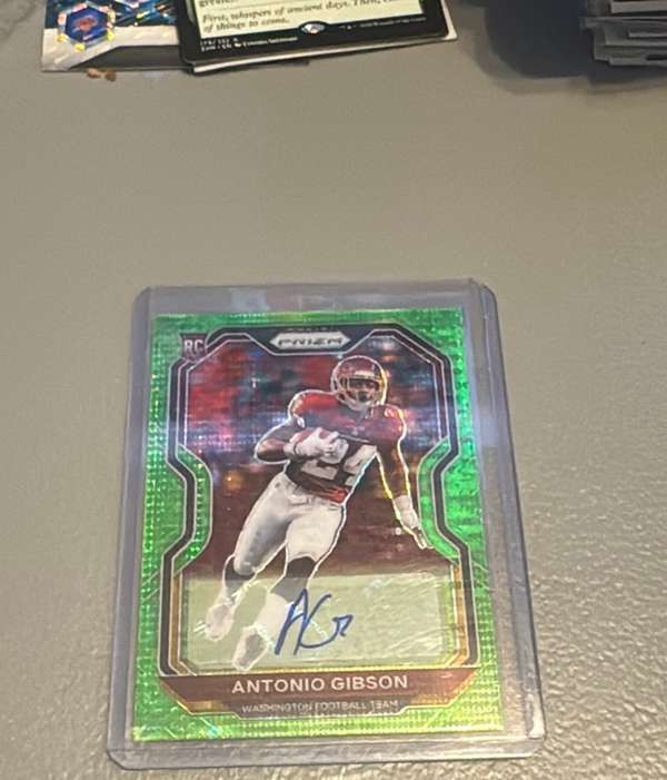 Antonio Gibson 2020 Panini Prizm Neon Green Pulsar #384 RC Auto
