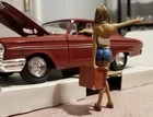 American Diorama 1:24 Hitchhiker Set Poly-Resin Figures Set Of 2 AD-23996G