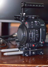 Canon C200b with 2 batteries, memory card, power accessories 11 hours rolled