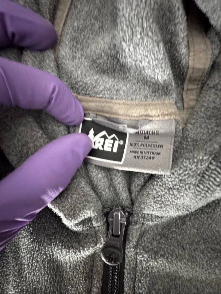 Chaqueta Rei para mujer gris medio polar cremallera completa sudadera con capucha bolsillos con cremallera Foto 4 de 4