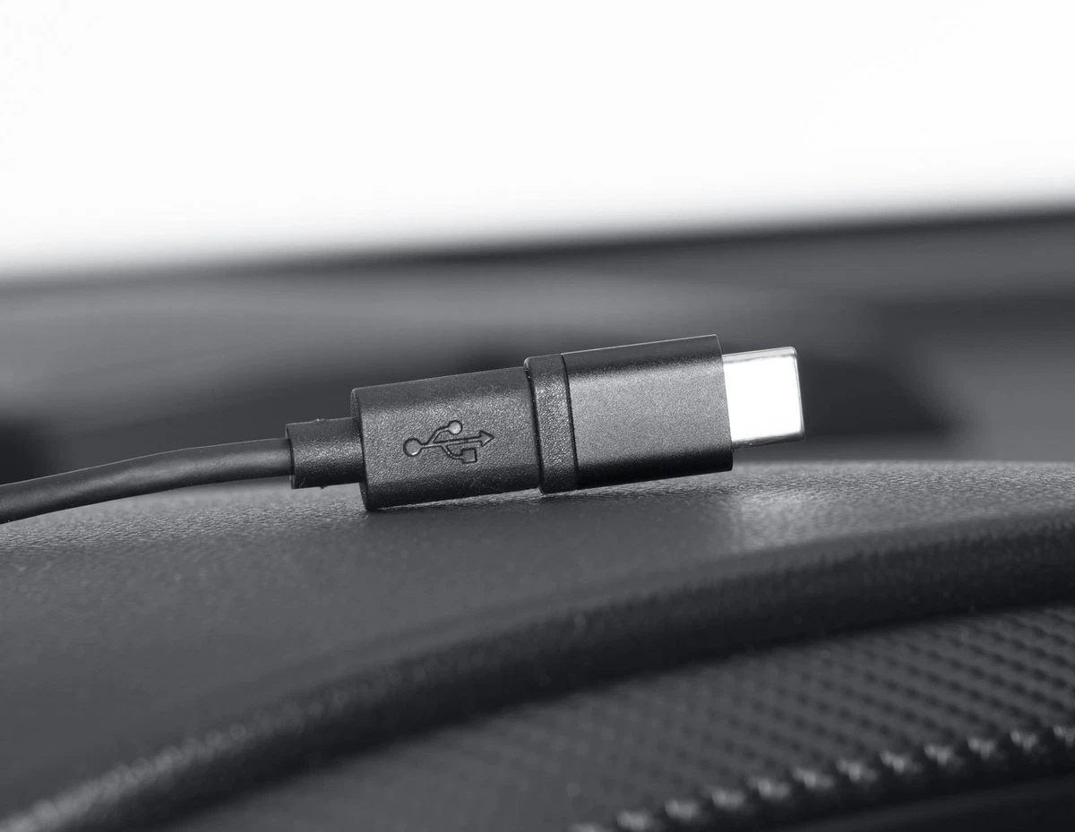 Acquista QGEEM QC 3.0 Caricatore per auto USB Martello di sicurezza Carica rapida 3.0 Caricatore