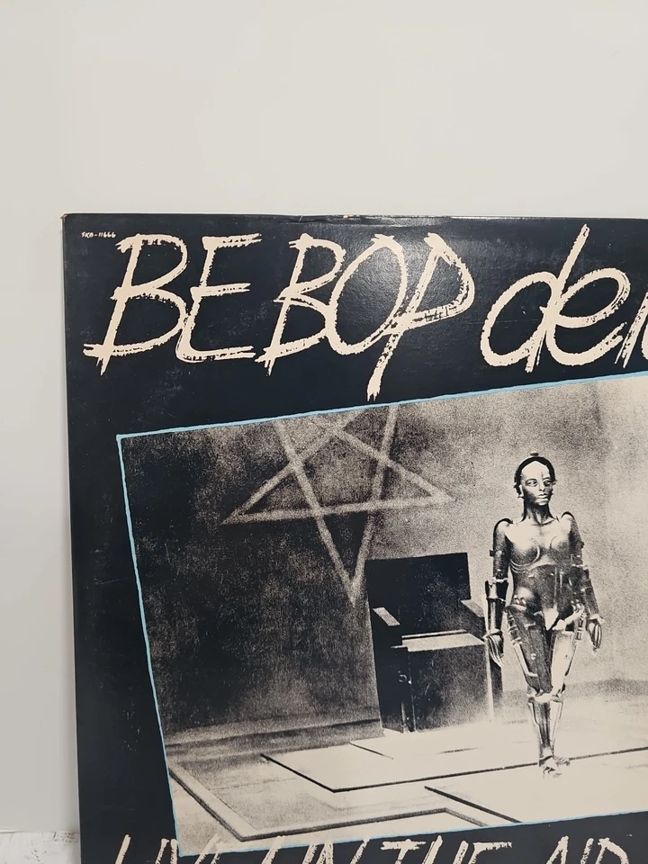 LIVE IN THE AIR AGE [LP] Be Bop Deluxe 1977 White Vinyl Black EP - Image 2 of 4