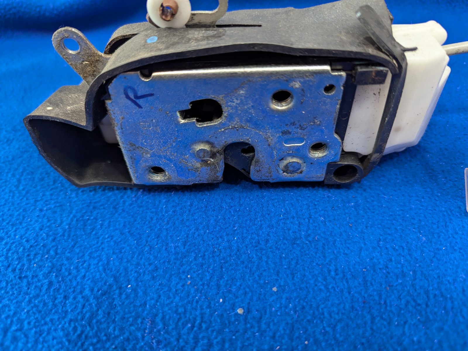 Maserati GranTurismo 2009-2019 Right Door lock actuator