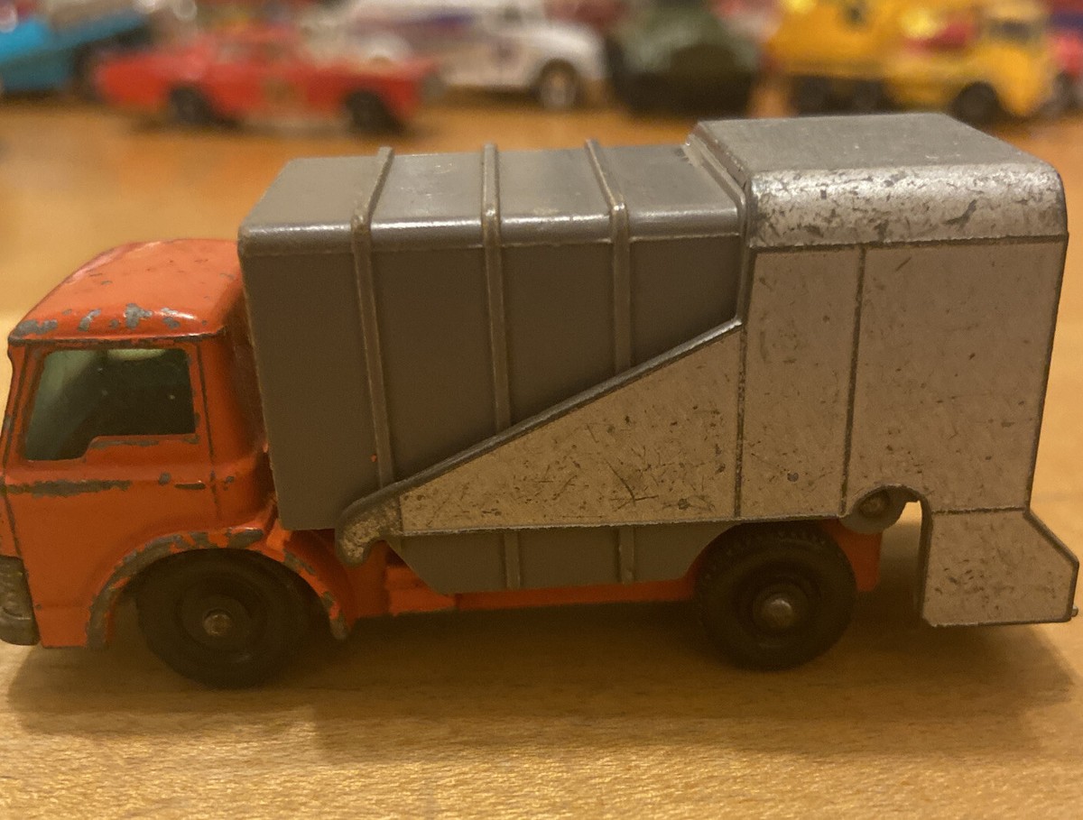 Vintage Matchbox Lesney Refuse Truck No. 7 ENGLAND Rare Garbage