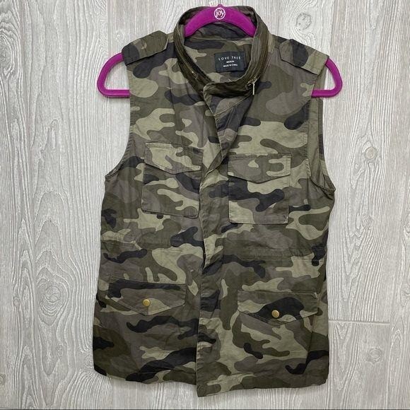 Live tree camouflage button front collared vest s… - image 3