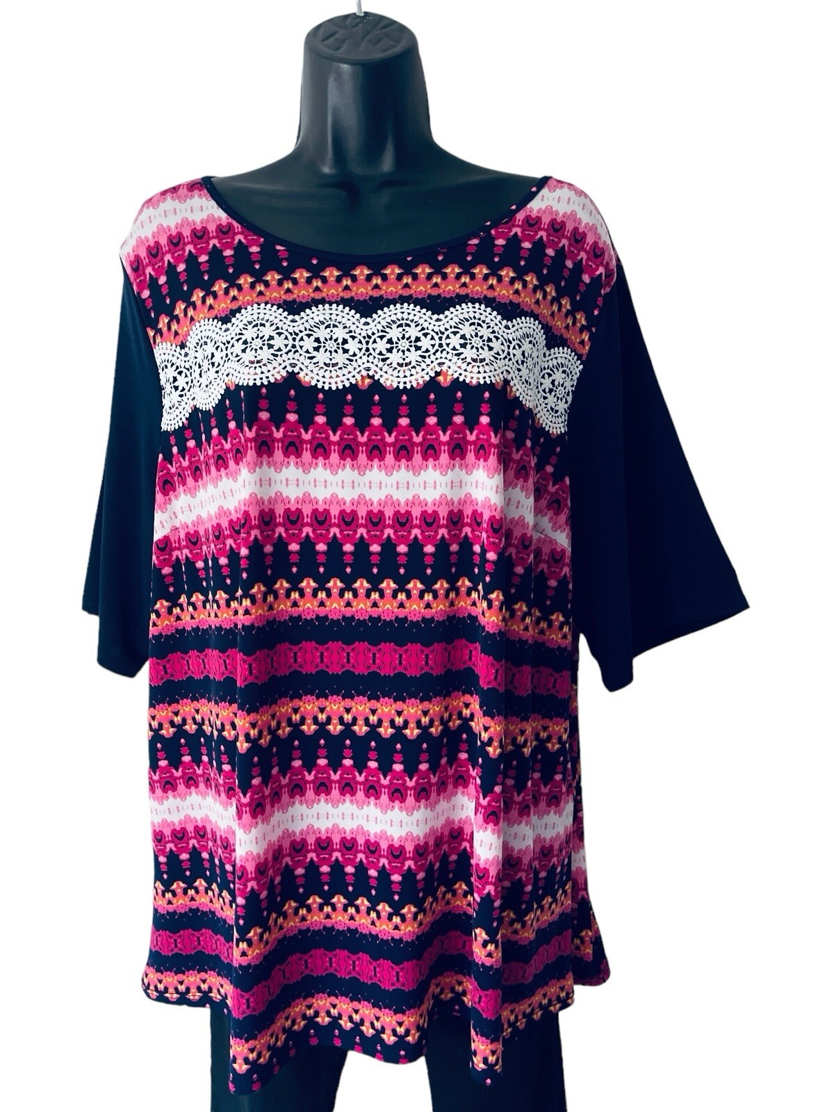 Newport Top Womens 1X Navy Pink Crochet Trim Stretch Knit Abstract Print Blouse