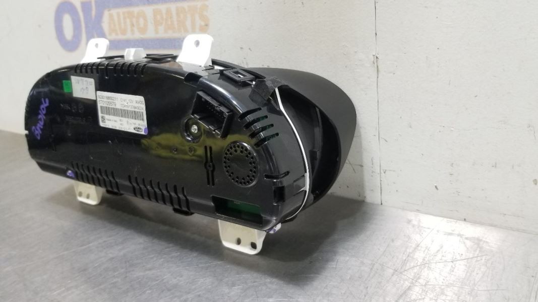 Maserati Levante 2019-2019 Instrument cluster P/N 670105579