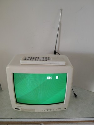 Quasar TP1310FH 10'' White CRT TV 1990s Retro Gaming, Remote & Match Transformer