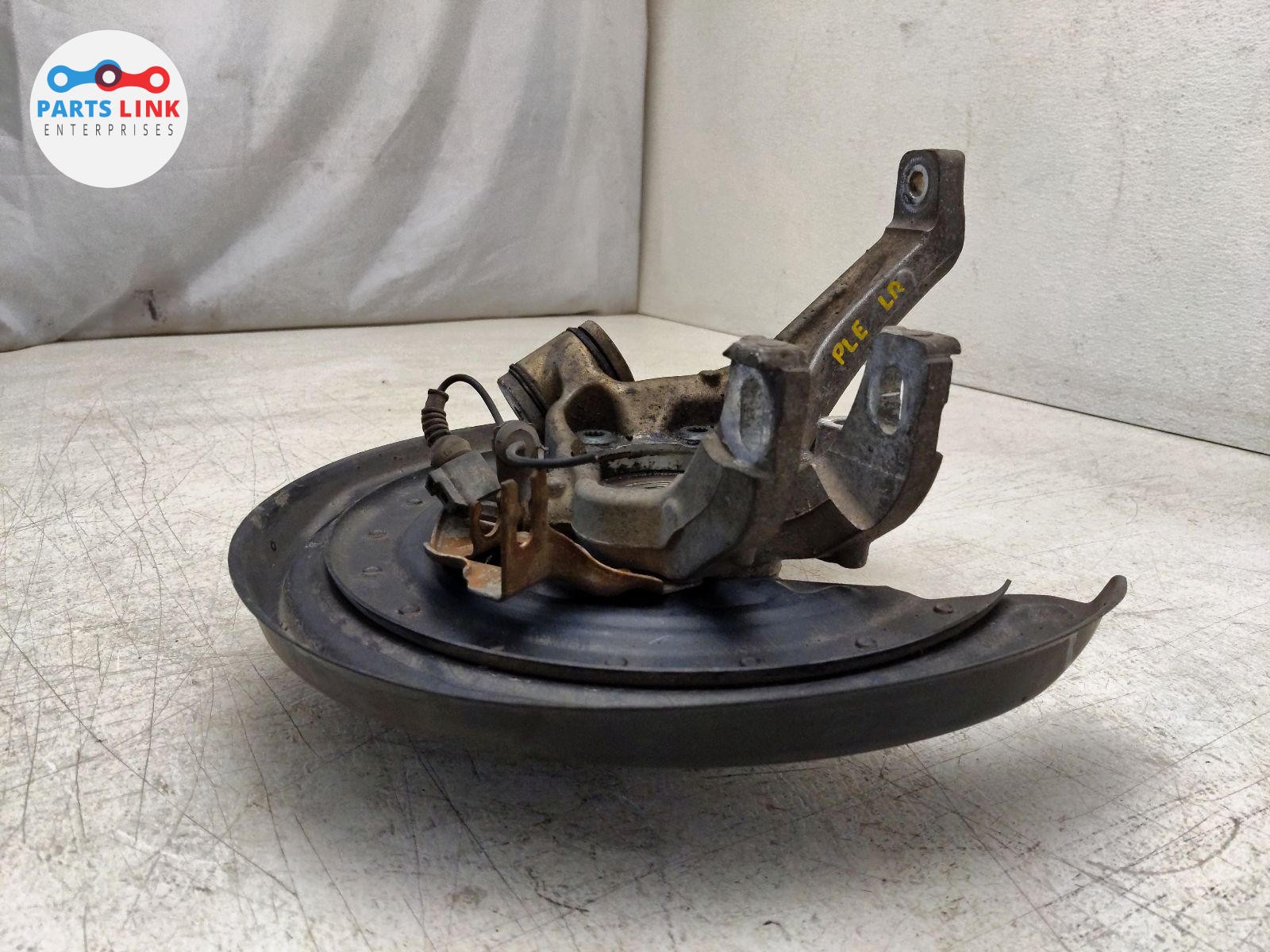 Bentley Continental Flying Spur 2006-2012 Rear Left Steering wheel hub
