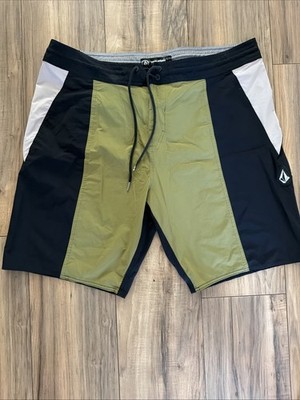 Volcom Liberators Men's Board Shorts Size 38