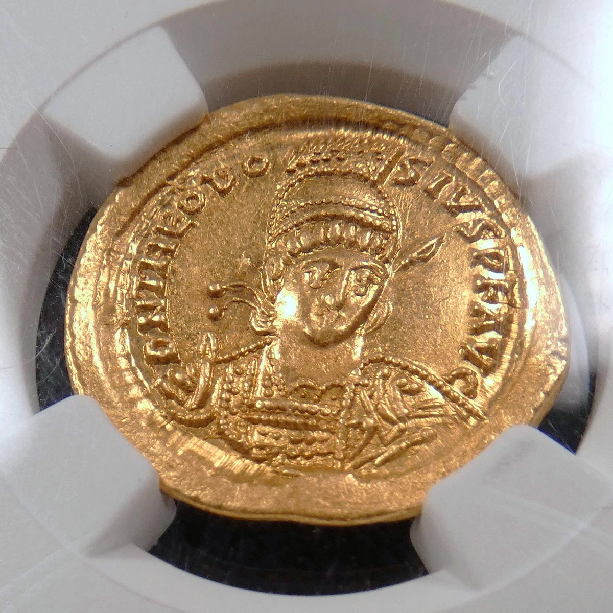 アンティーク　東ローマ帝国テオドシウス2世　NGC MS5・4 Theodosius II NGC Certified Roman Imperial Coins (27 BC-476 AD