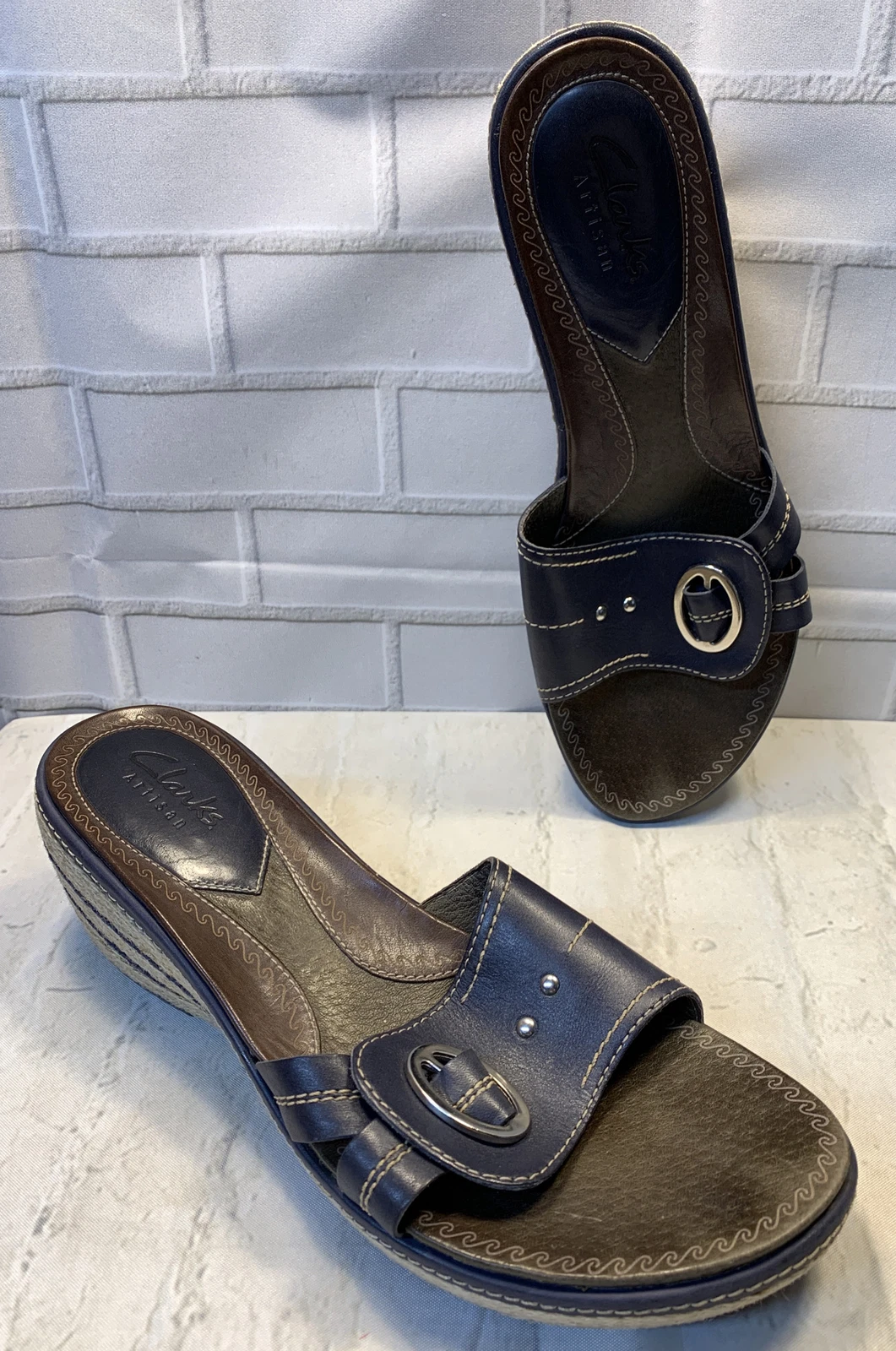 Sandali Clarks Artisan donna cinturino pelle blu navy modello # 76454 usati 9M