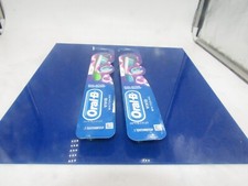 2X  Oral-B Vivid Whitening Toothbrush Soft - Blue and Green.