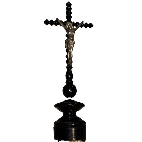 LARGE ANTIQUE MEMENTO MORI PRIESTLY ORDINATION ALTAR TABLE CHAMBER CRUCIFIX - Picture 2 of 6