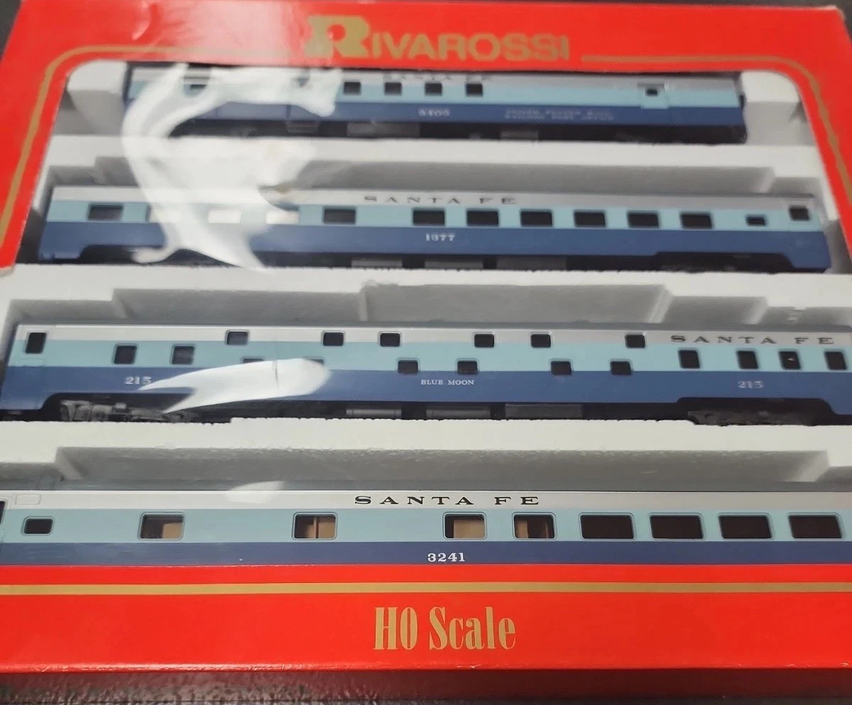 Rivarossi HO with Vintage Model Railroad Passenger Cars for sale