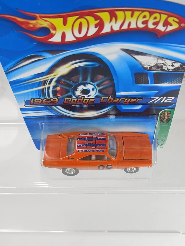 Cargador Dodge Hot Wheels 2006 Treasure Hunt 1969 7 de 12 muy buen estado con protector  Foto 3 de 4