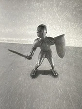 1964 Louis Marx & Co. Vintage Medieval Silver Knight Toy Soldier Collectors