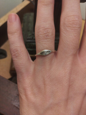 Tiny silver ant ring - sterling? Size 7! Adorable! Bugs, etymology, promise