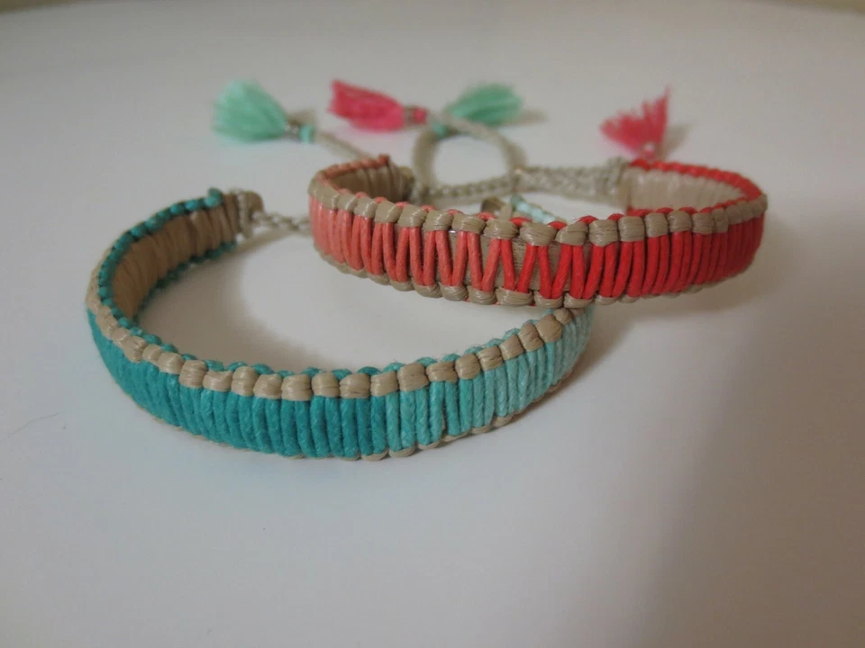 Brazalete Banana Republic para mujer verde y rosa con flecos valor 90 nuevo con etiquetas 45 Ea Foto 4 de 4