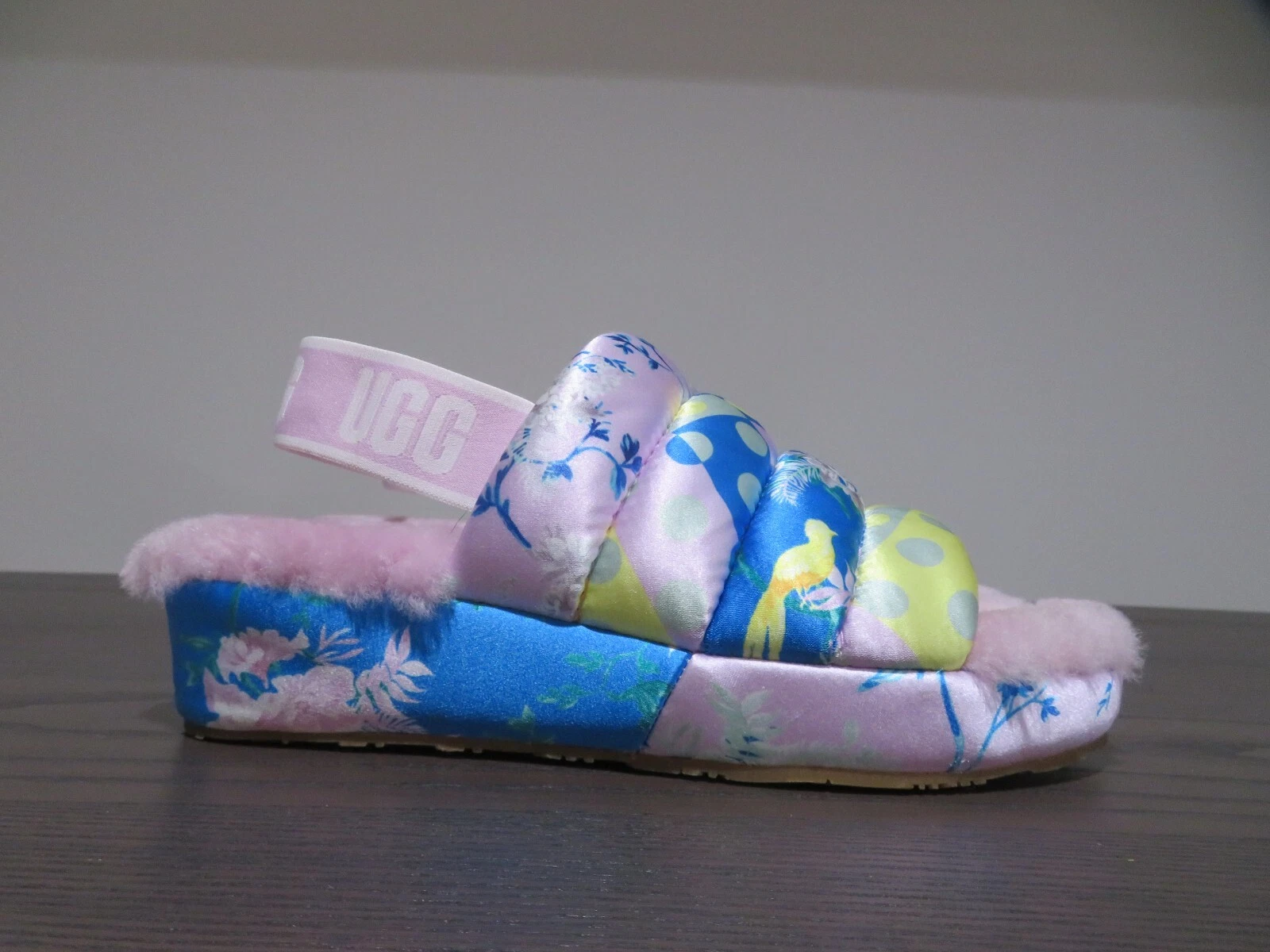 Ugg Puff Yeah ciabatte donna 6 punti floreali rosa montone foderate scivoli comode