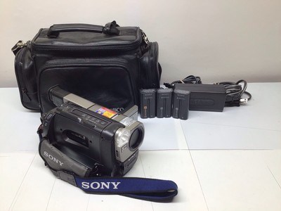 Sony Handycam CCD-TRV37 Night shot Video w/OEM Charger, 3