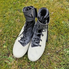 Under Armour C1N MC High knagi piłkarskie US 9, srebrne czarne