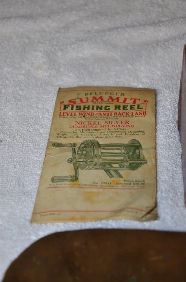 De colección Pflueger Summit 1993J 4ta Versión con Caja Granate, Bolso de Cuero y Manual Foto 3 de 4