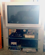The Perfect Retro And Vintage Games CRT TV. Sony Trinitron KV-28EW20U 32" TV .