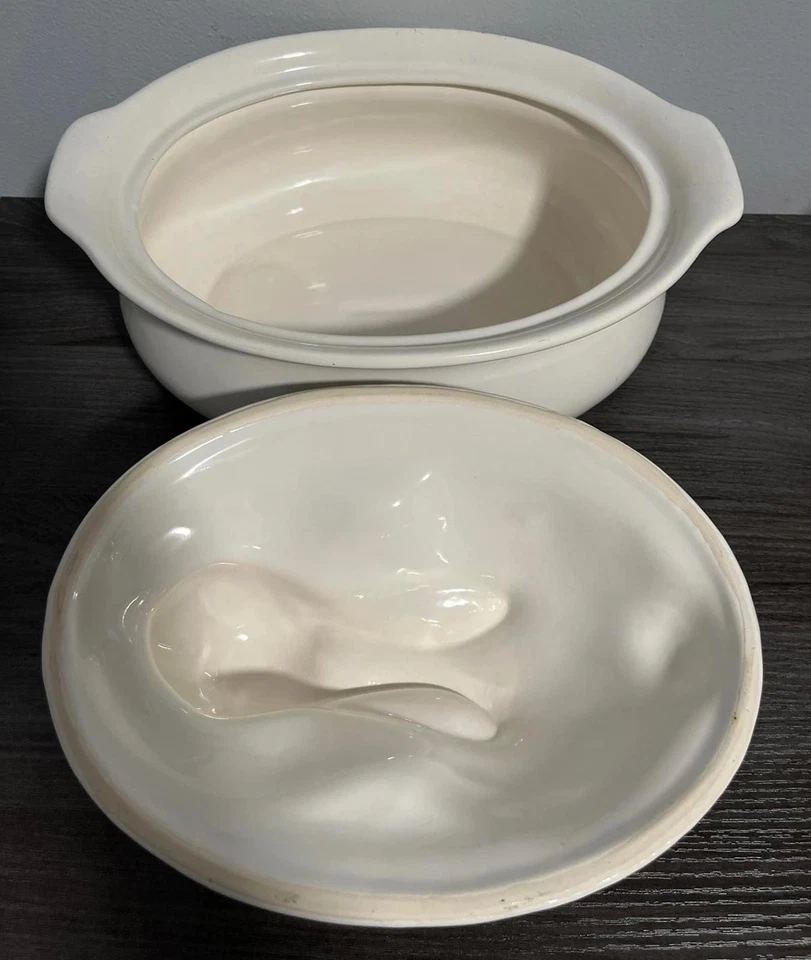 Блюдо для запекания с белым кроликом Pfaltzgraff 2 1/2 кварты в комплекте сделано в США - Изображение 2 из 4