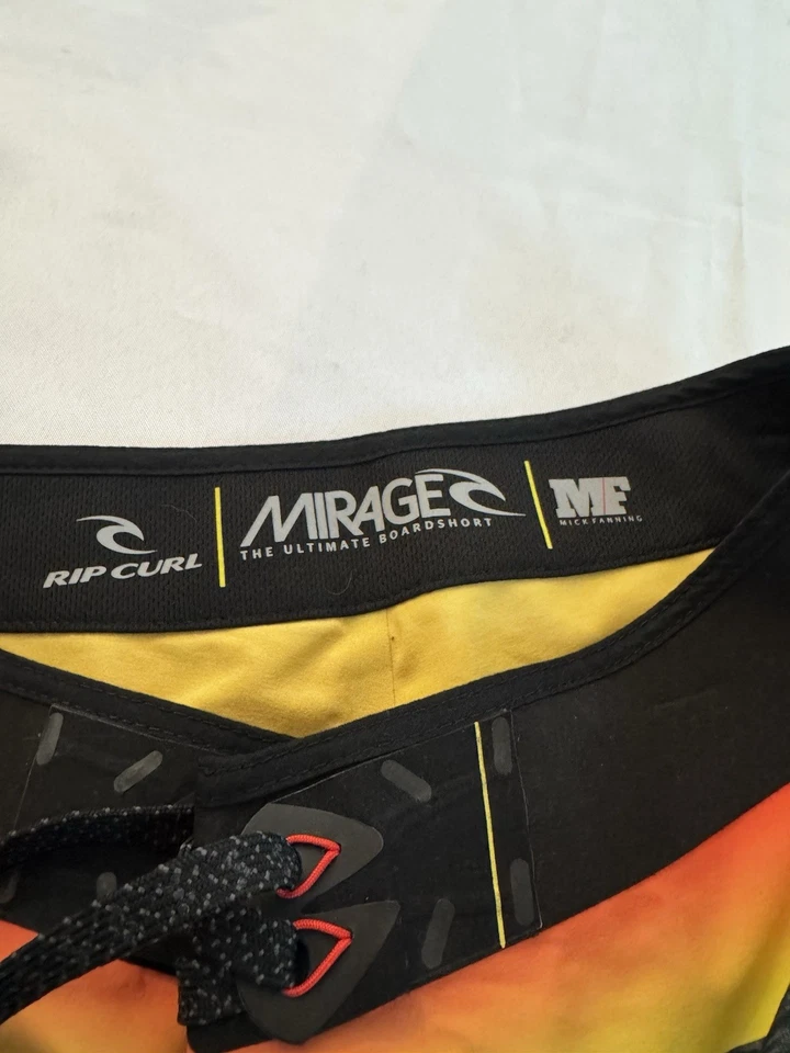 NWOT Rip Curl Mick Fanning Mirage Ultimate Divisions Boardshorts Sz 30 - Image 2 of 2